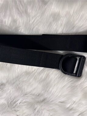 5.11 operaters belt size small like new